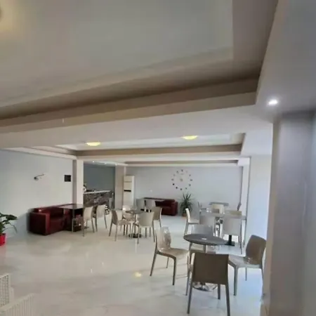 Hotel Megi 2*