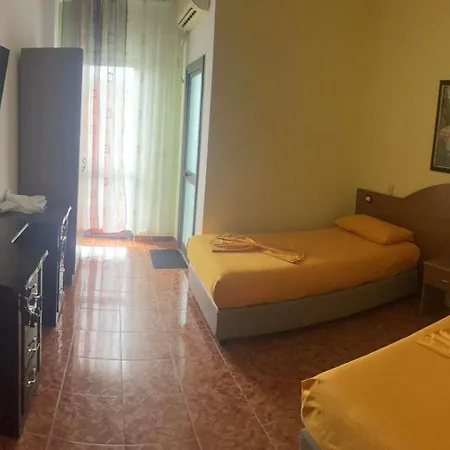 Megi Hotel Golem (Tirana)