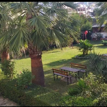 Hotel Megi 2*